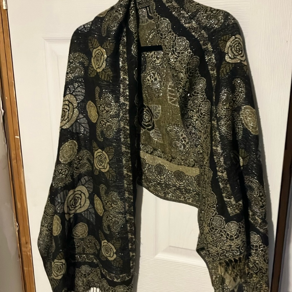 Black and Gold Floral Pashmina